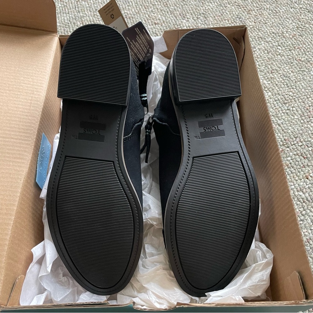 Toms Black Women’s Reese Booties - Picture 5 of 7